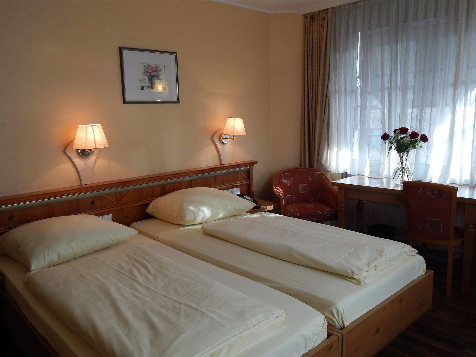 Zur Post Hotel 3*